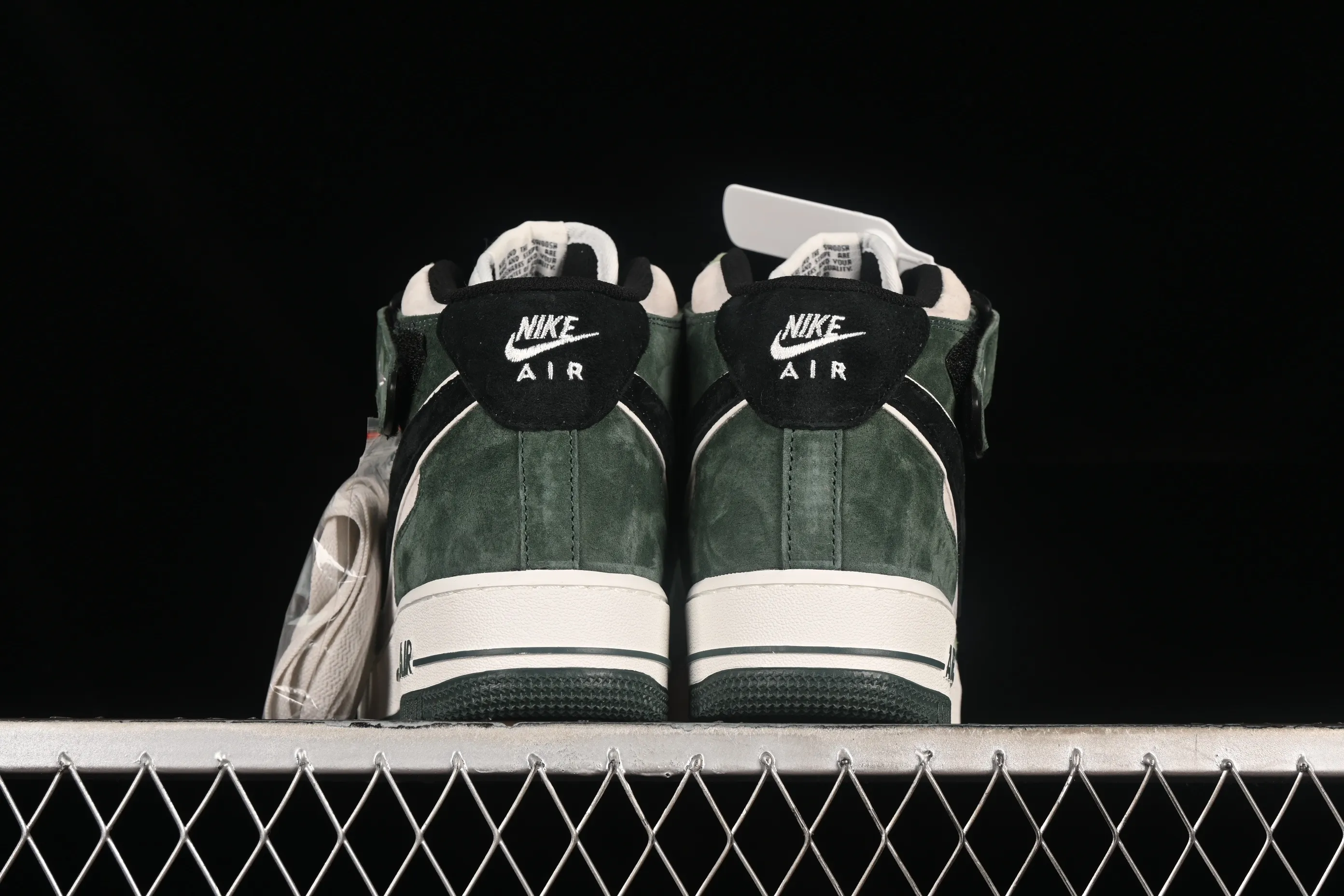 All categories Nk Air Force 1 Air Force series Nk Air Force 1 Mid Air Force mid-top Nk Air Force 1'07 Mid black military green Air Force One mid-top casual sneakers CG9908-103